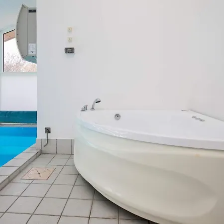 別荘 Luxury Retreat With Pool Torup Strand